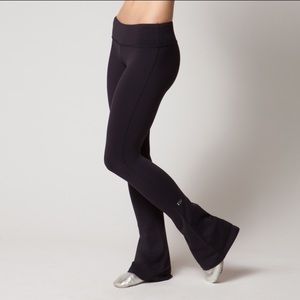 Splits 59 Raquel Flared Leggings